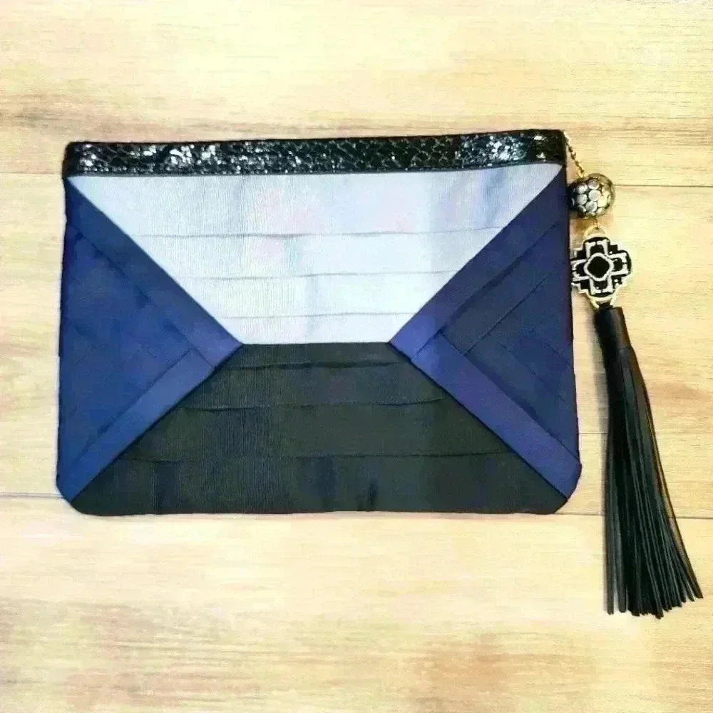 RAFE New York clutch (O05.25.05)